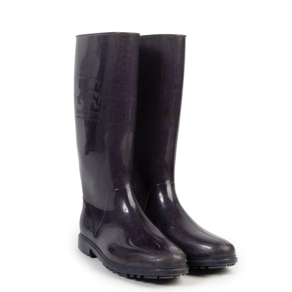 Navy/Black Burberry Rainboots with plaid lining